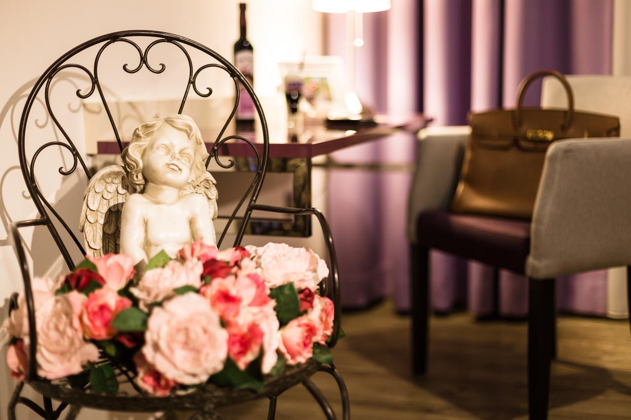 Отель Wuschl Lounge Kuhbach  Экстерьер фото