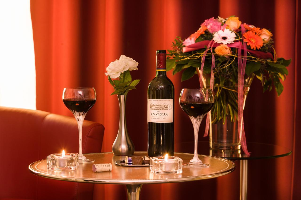 Отель Wuschl Lounge Kuhbach  Экстерьер фото