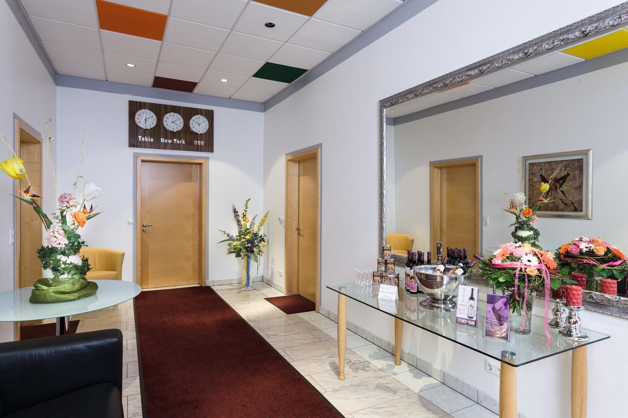 Отель Wuschl Lounge Kuhbach  Экстерьер фото