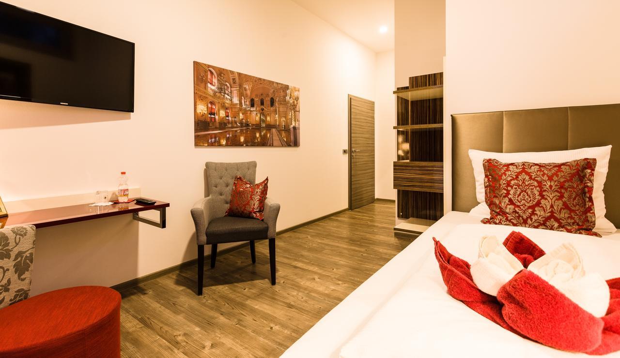 Отель Wuschl Lounge Kuhbach  Экстерьер фото